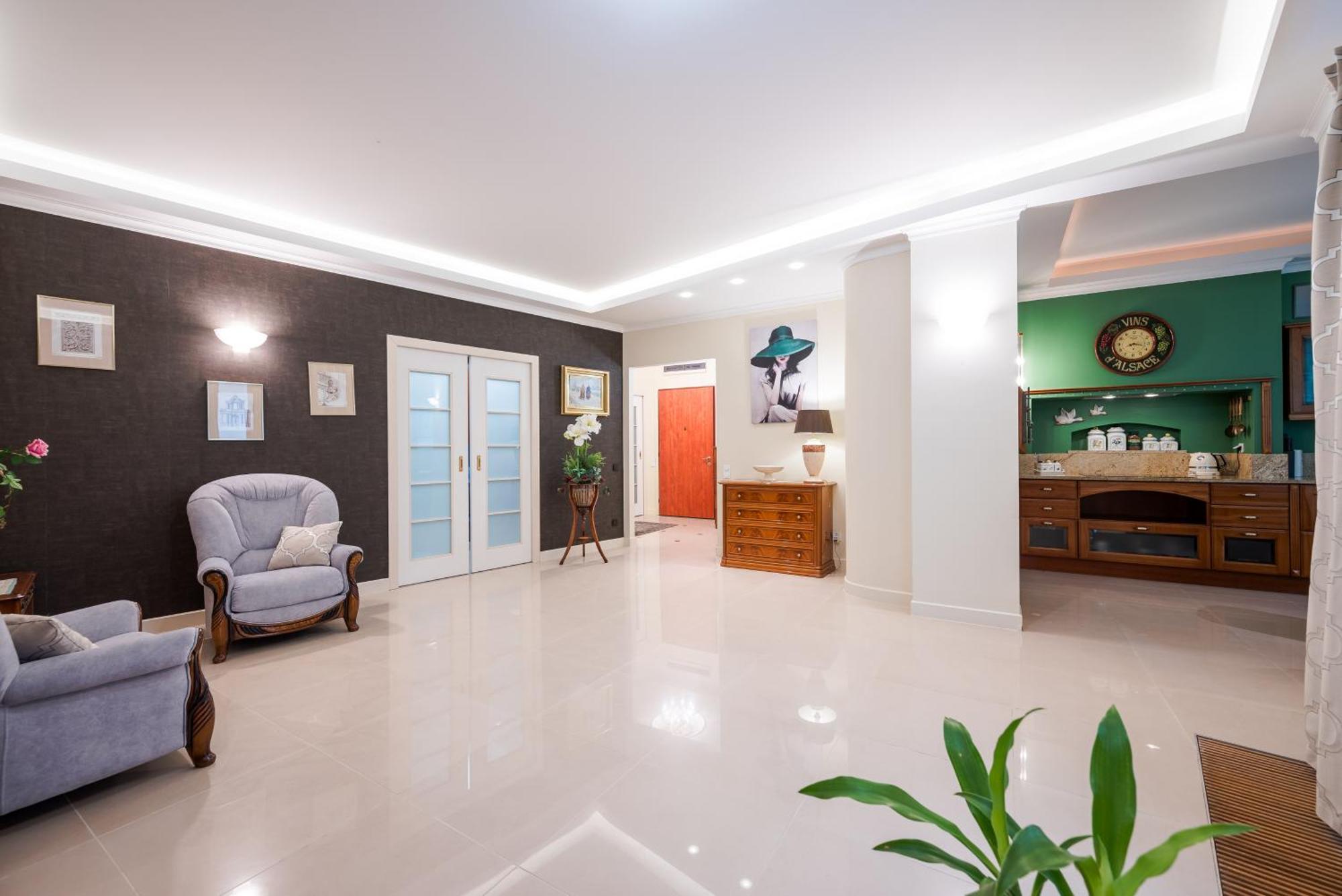 Royal Wilanow Spacious Apartment