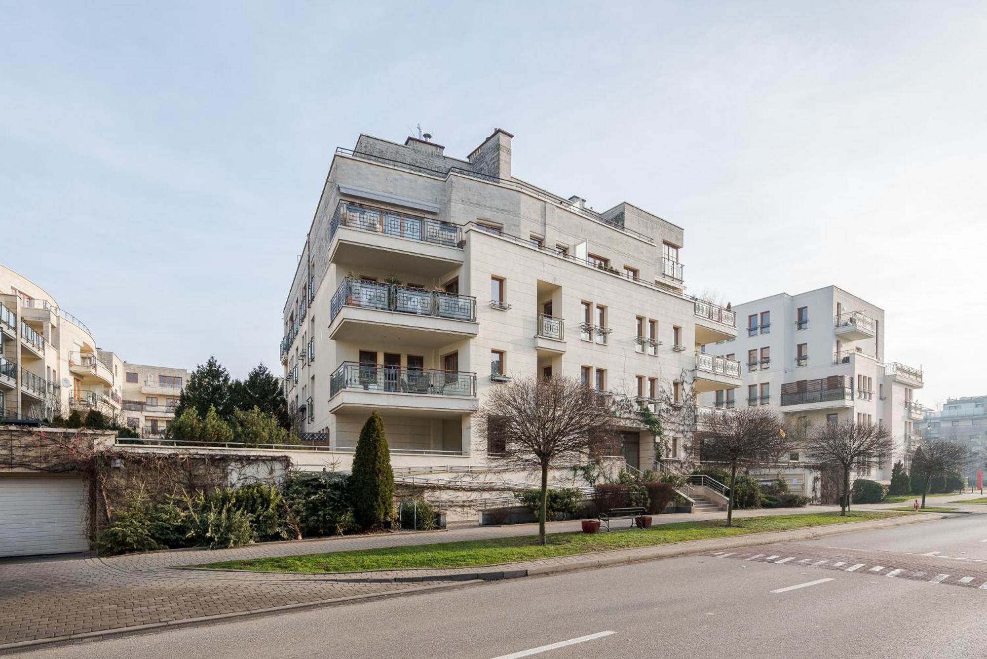 Royal Wilanow Spacious