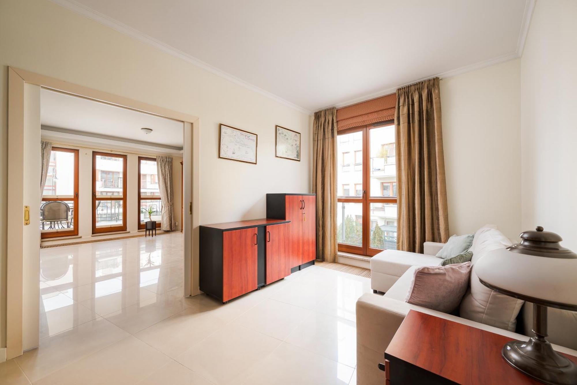 Royal Wilanow Spacious